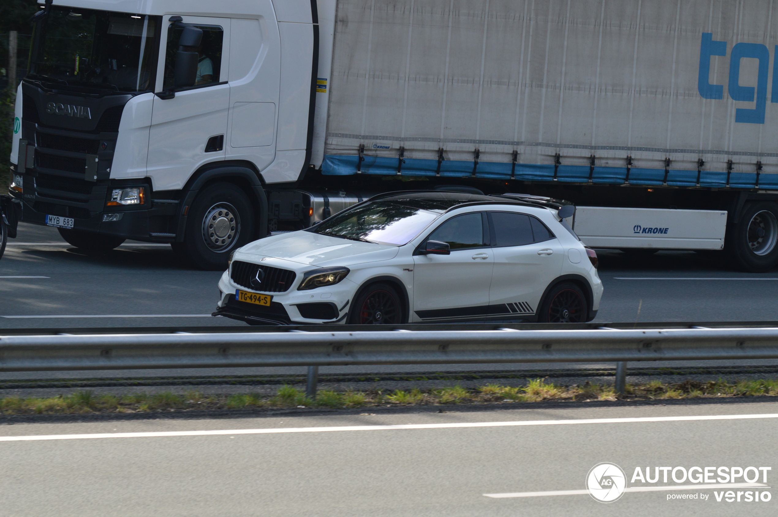 Mercedes-Benz GLA 45 AMG X156