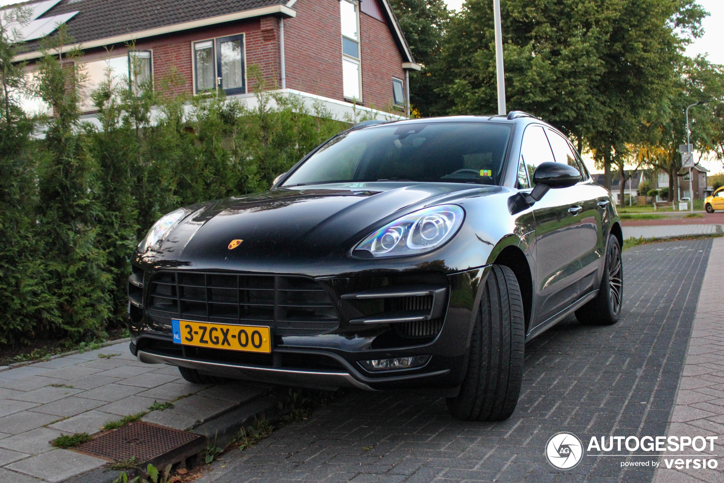 Porsche 95B Macan Turbo