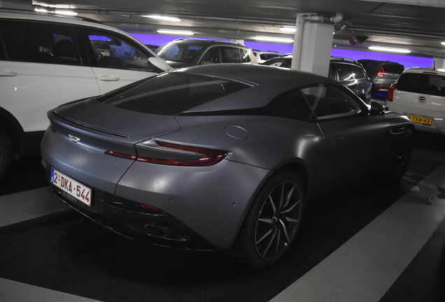 Aston Martin DB11 V8