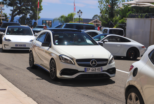 Mercedes-AMG A 45 W176 2015