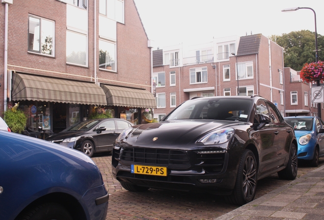 Porsche 95B Macan GTS