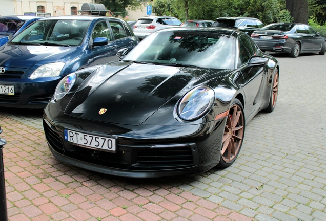 Porsche 992 Carrera 4S