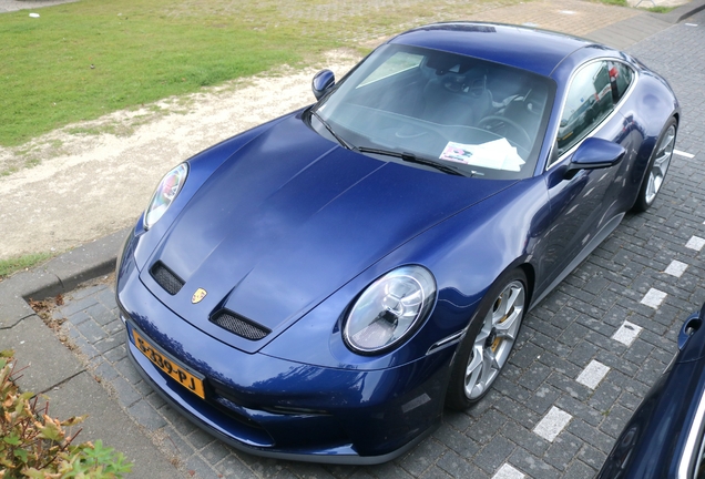 Porsche 992 GT3 Touring