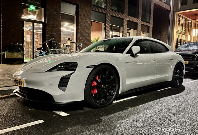 Porsche Taycan GTS Sport Turismo