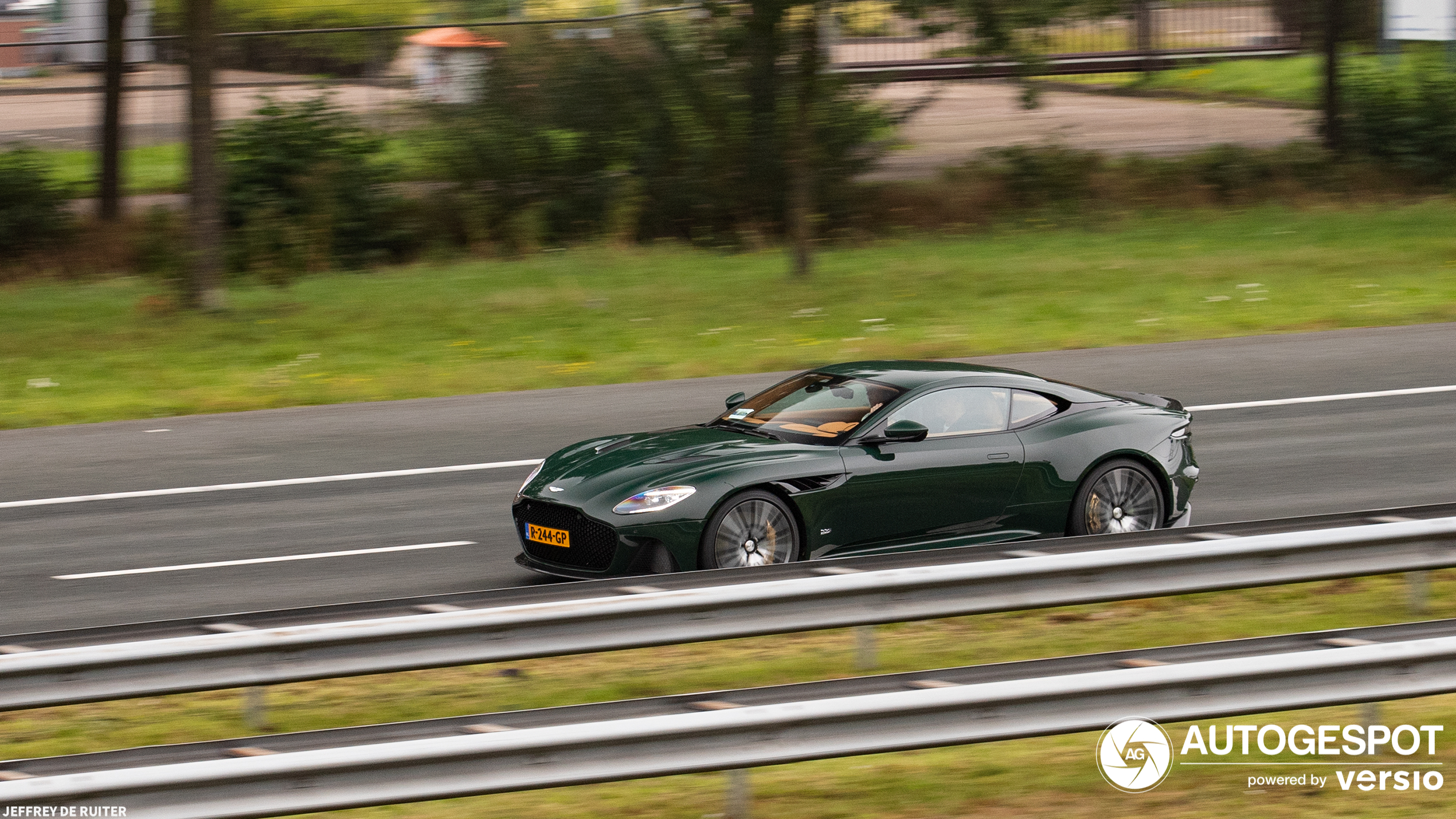 Aston Martin DBS Superleggera