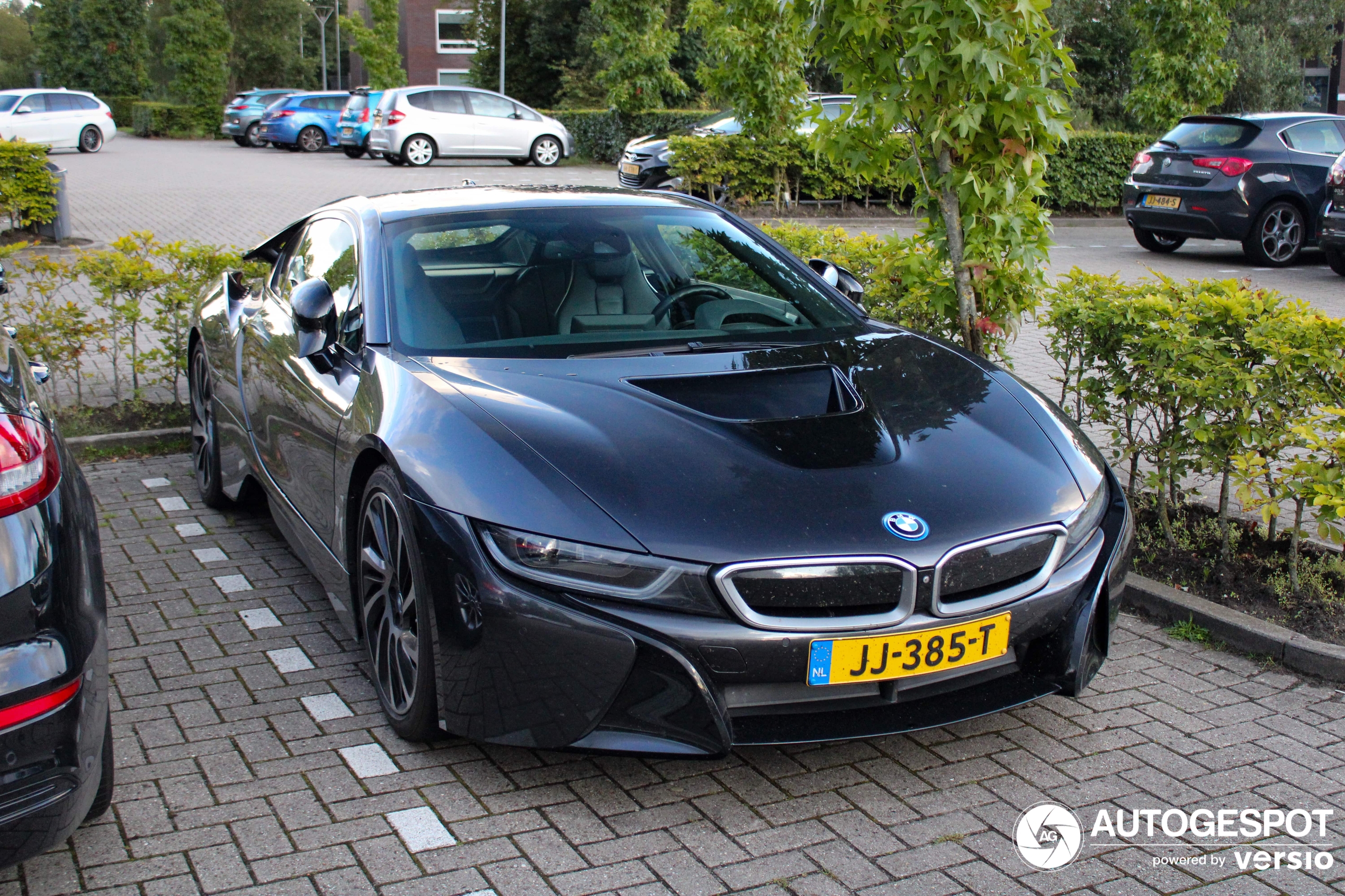 BMW i8