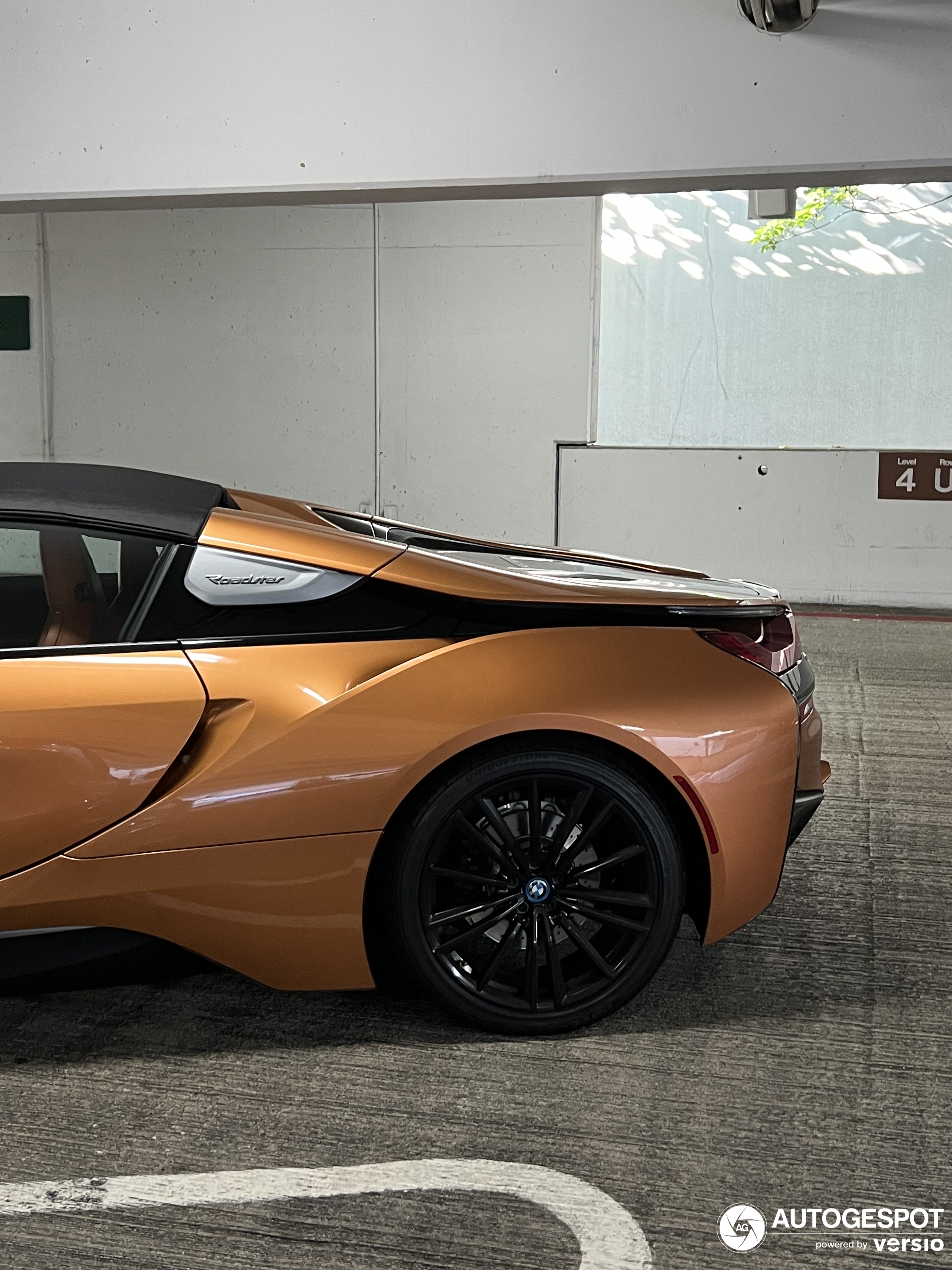 BMW i8 Roadster