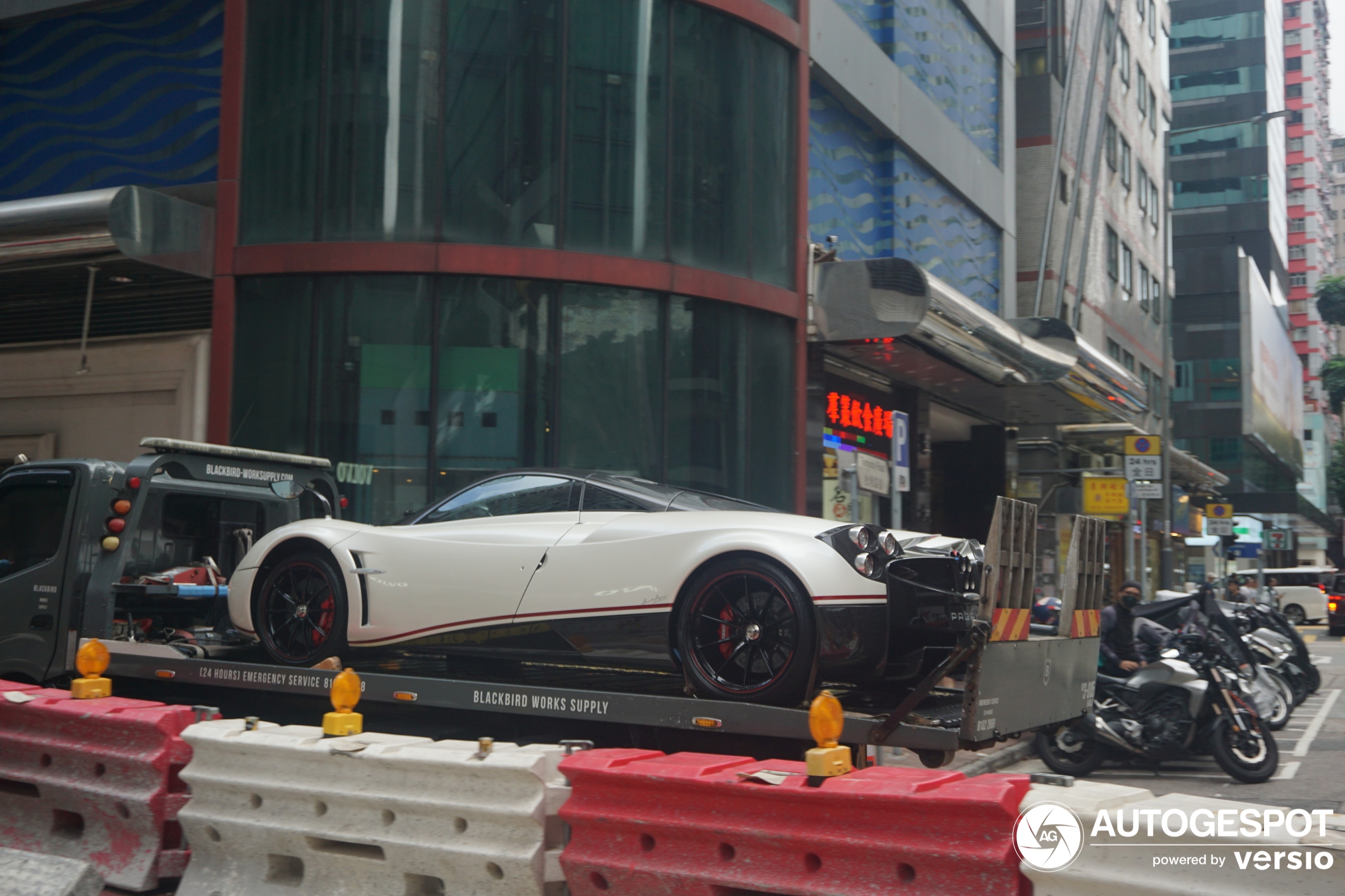 Een prachtige Huayra Pacchetto Tempesta verschijnt in Hong Kong