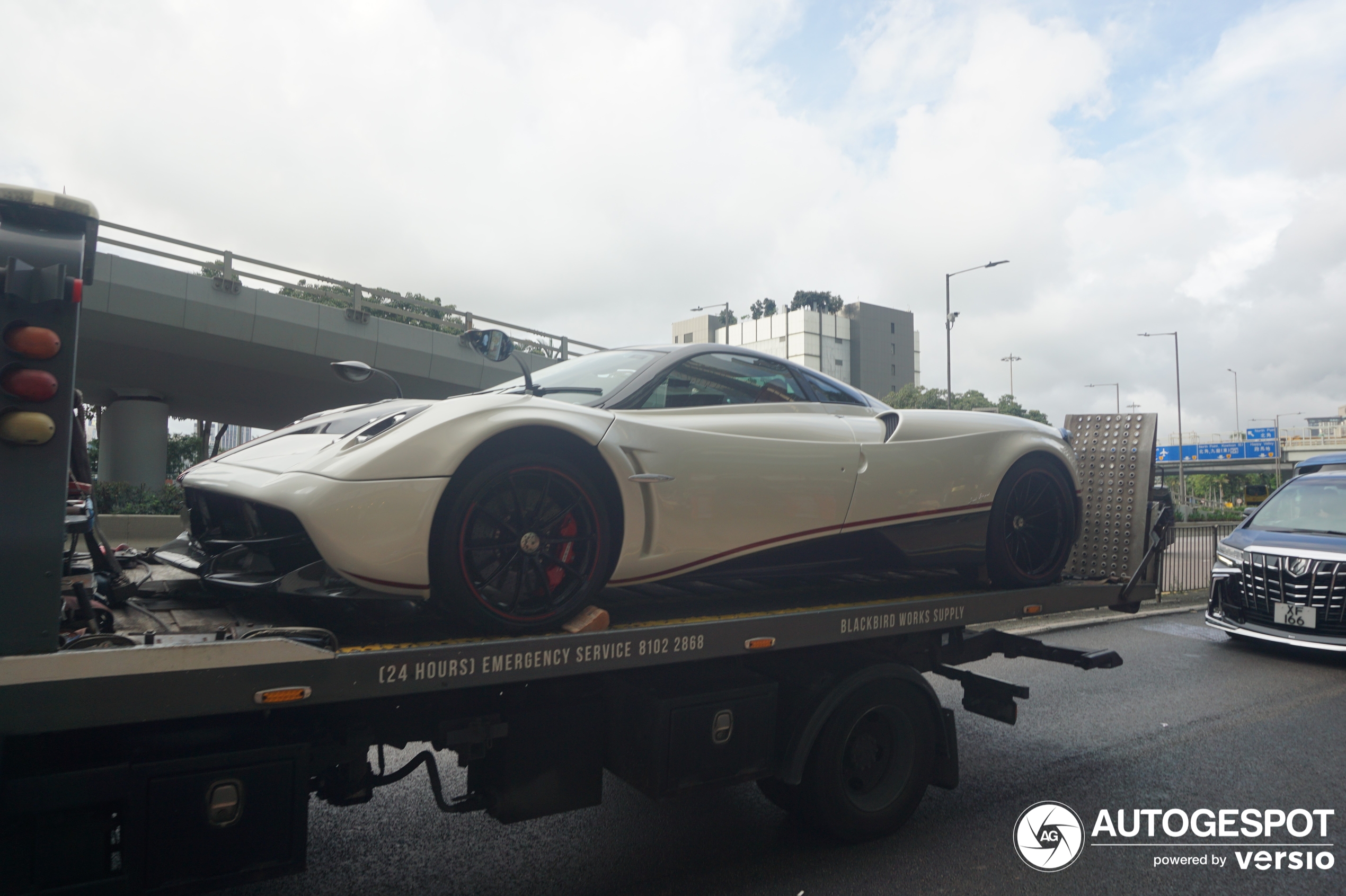 A beautiful Huayra Pacchetto Tempesta shows up in Toronto