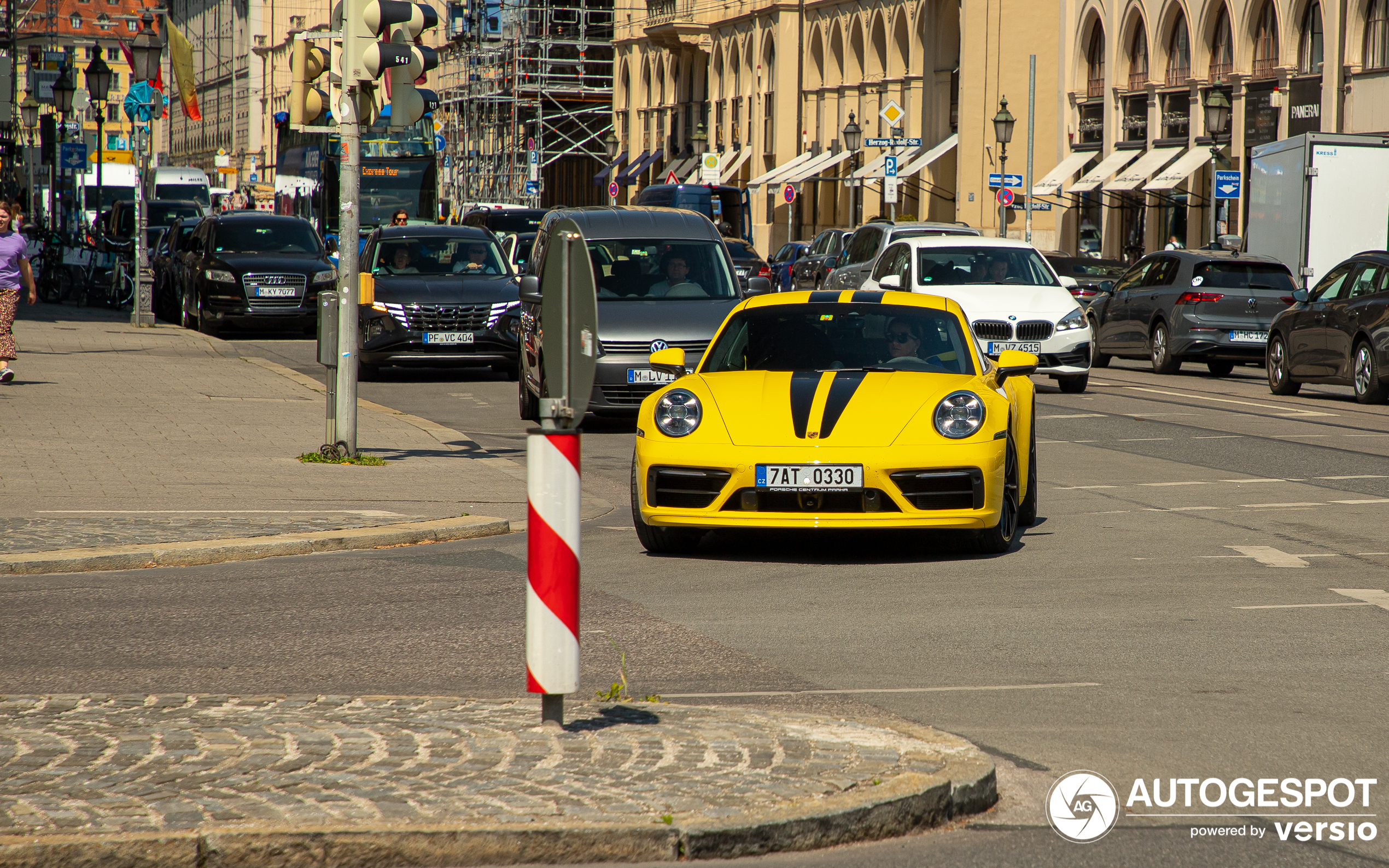 Porsche 992 Carrera 4S