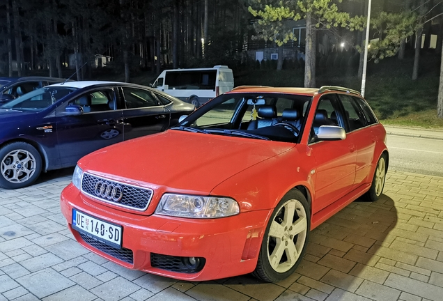 Audi RS4 Avant B5