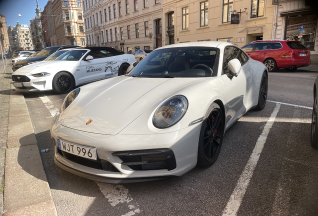 Porsche 992 Carrera GTS