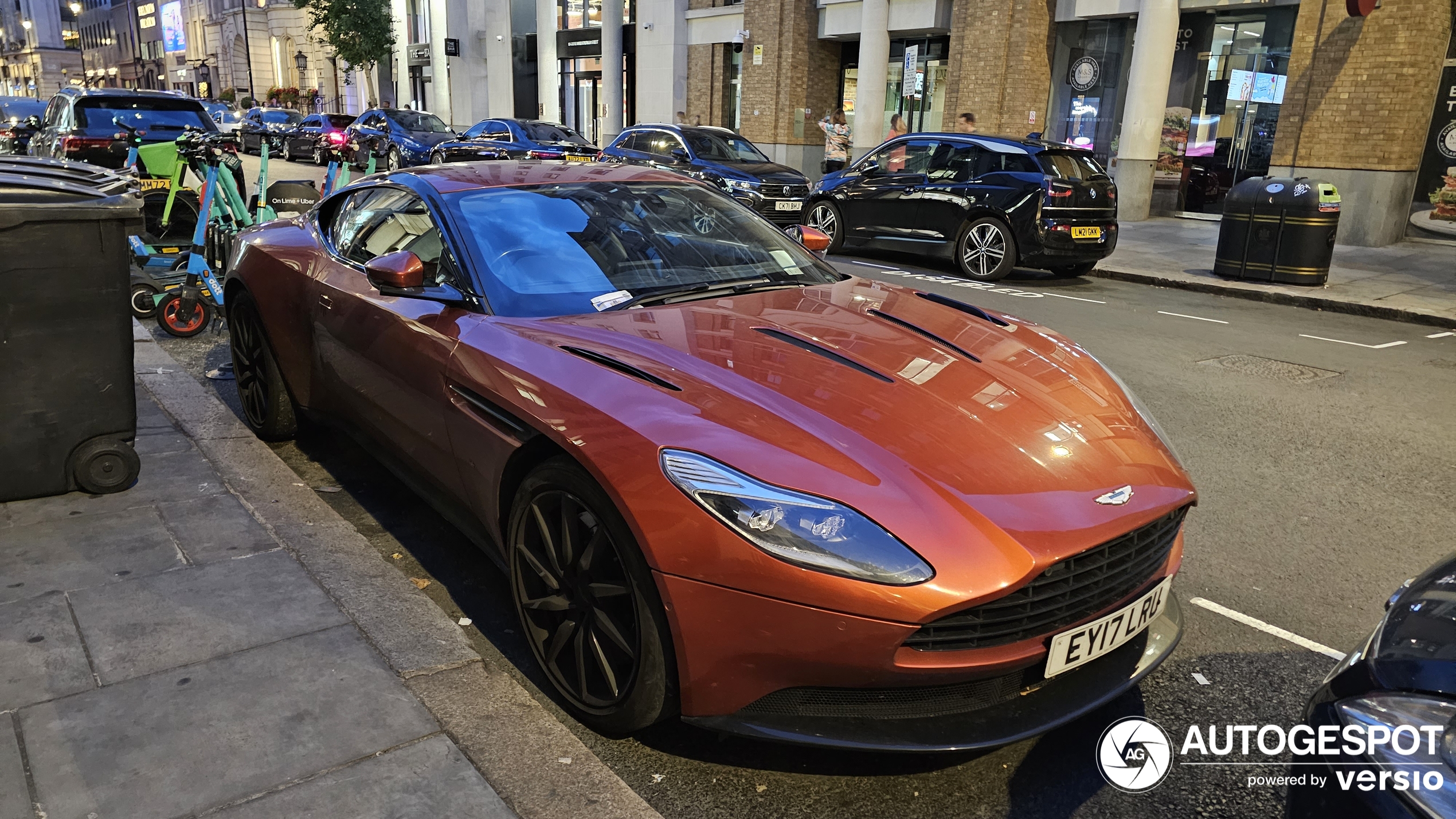 Aston Martin DB11