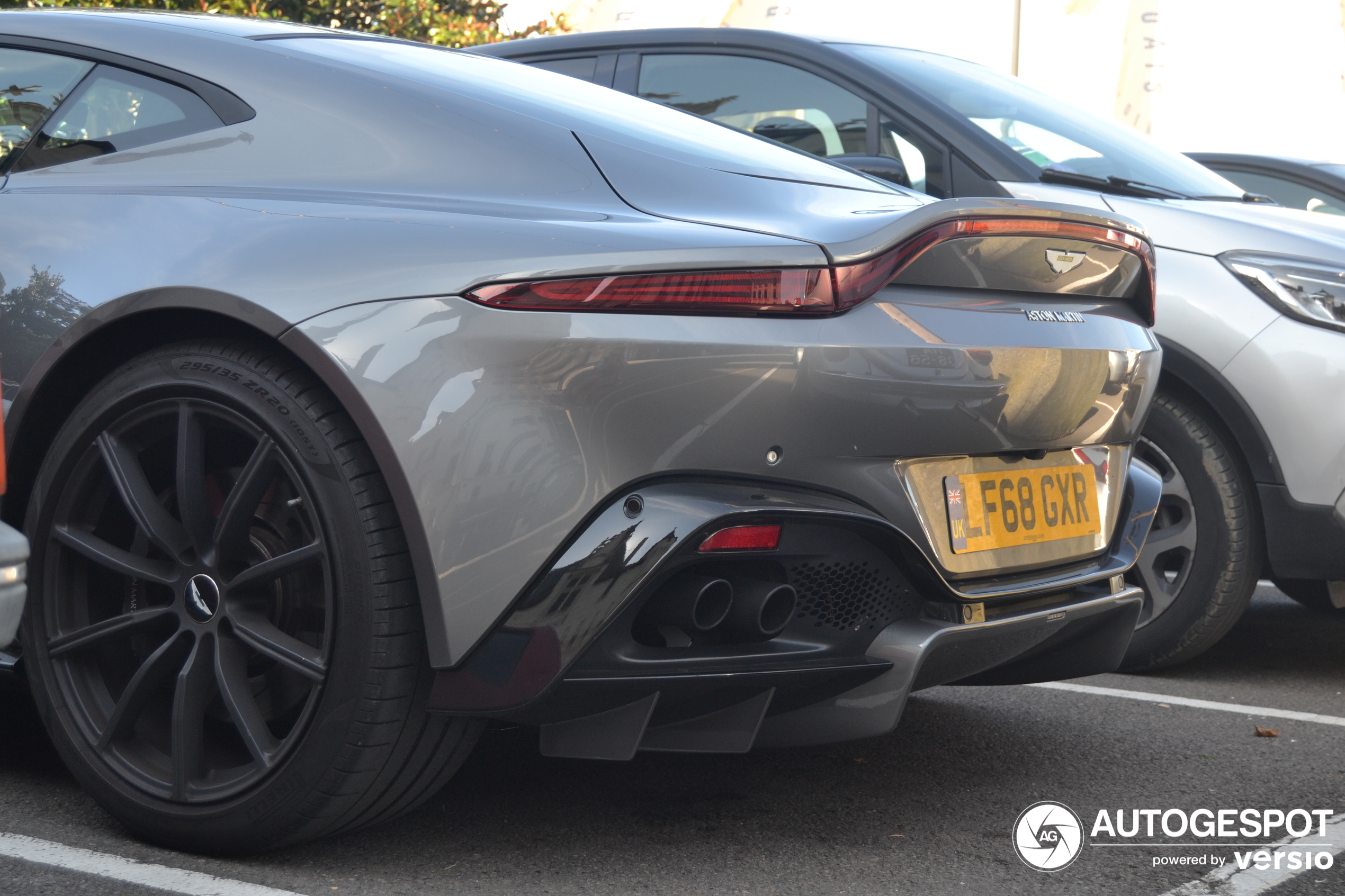 Aston Martin V8 Vantage 2018