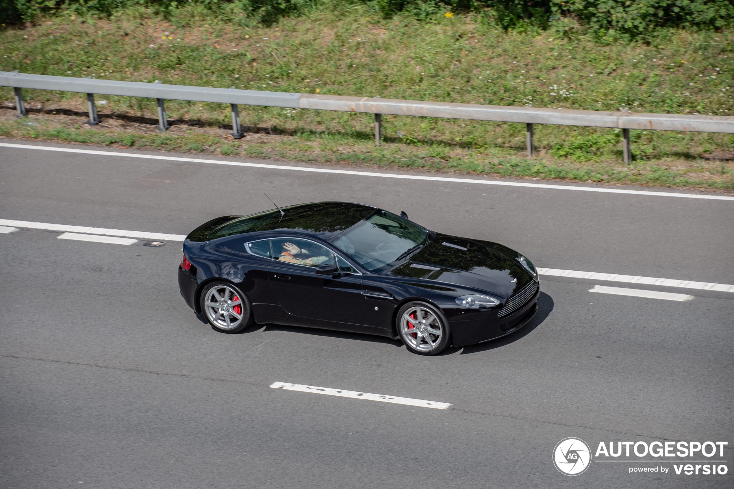 Aston Martin V8 Vantage