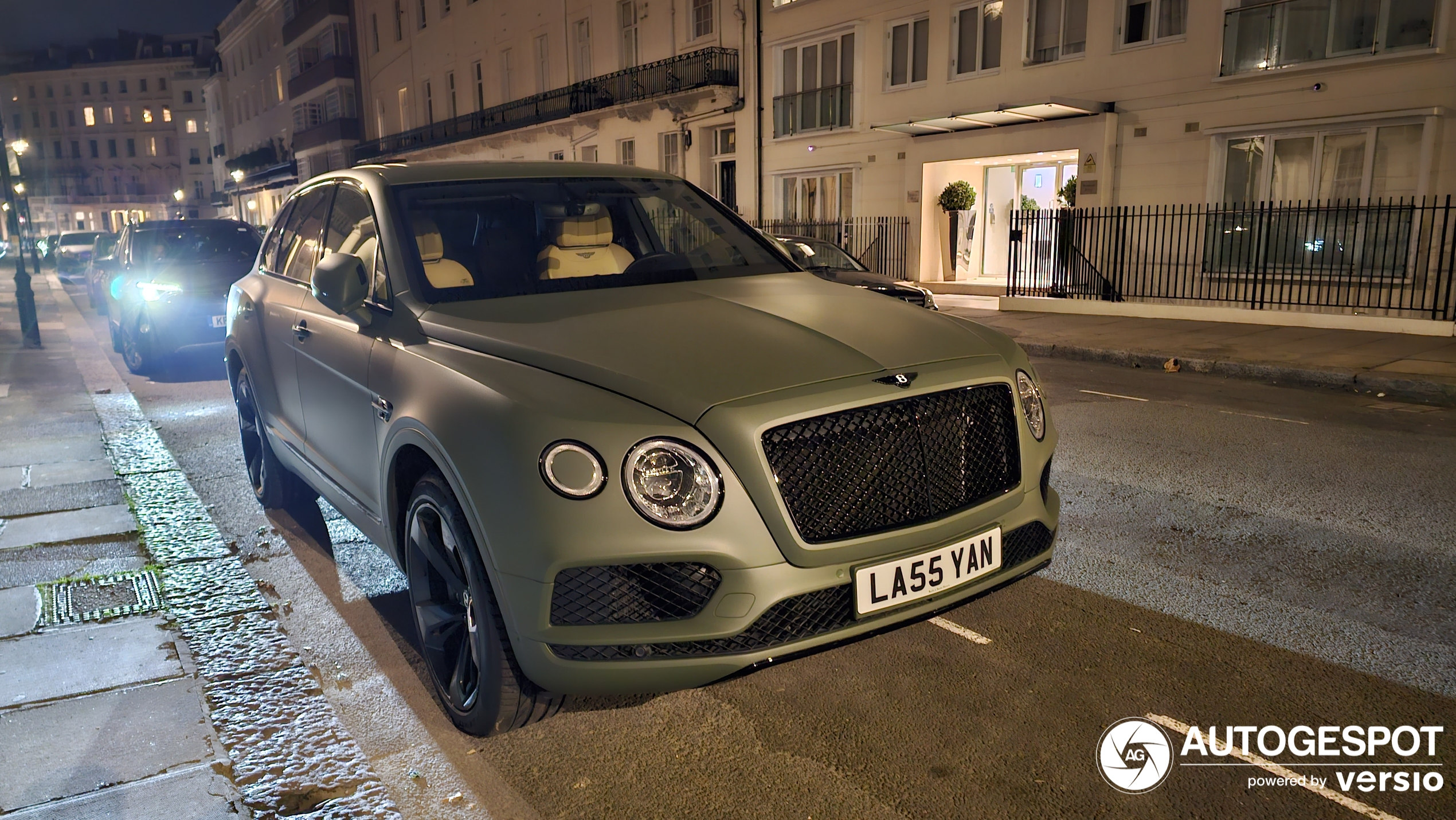 Bentley Bentayga V8