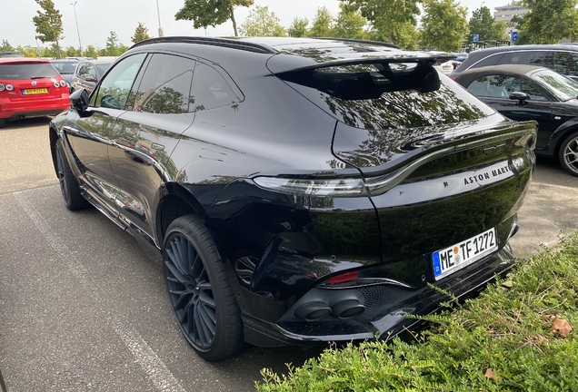 Aston Martin DBX707