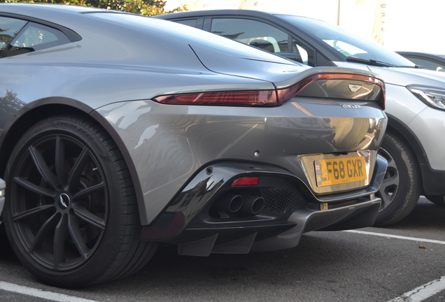 Aston Martin V8 Vantage 2018