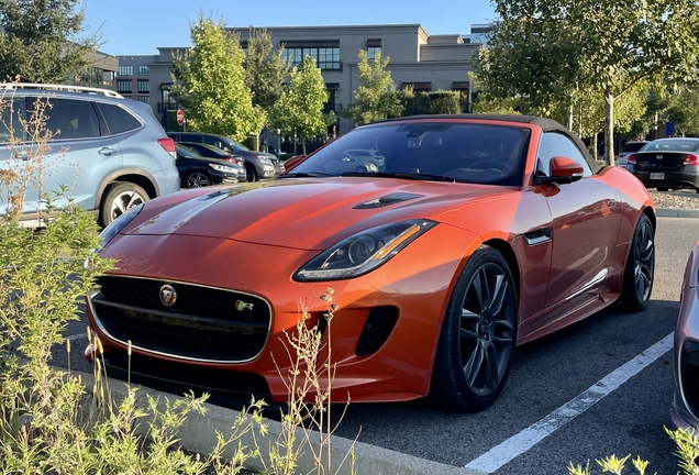 Jaguar F-TYPE R AWD Convertible