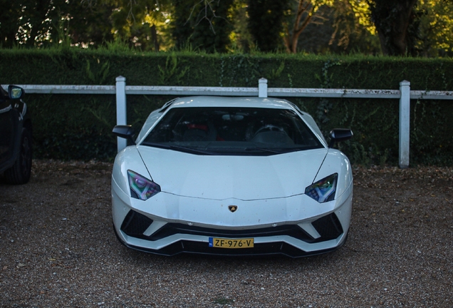 Lamborghini Aventador S LP740-4