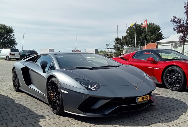 Lamborghini Aventador S LP740-4