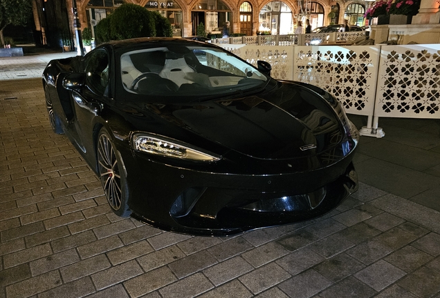 McLaren GT