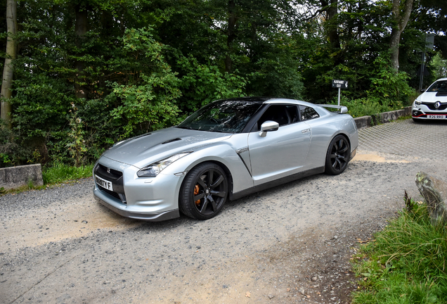 Nissan GT-R