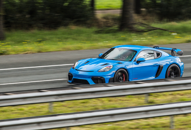 Porsche 718 Cayman GT4 RS