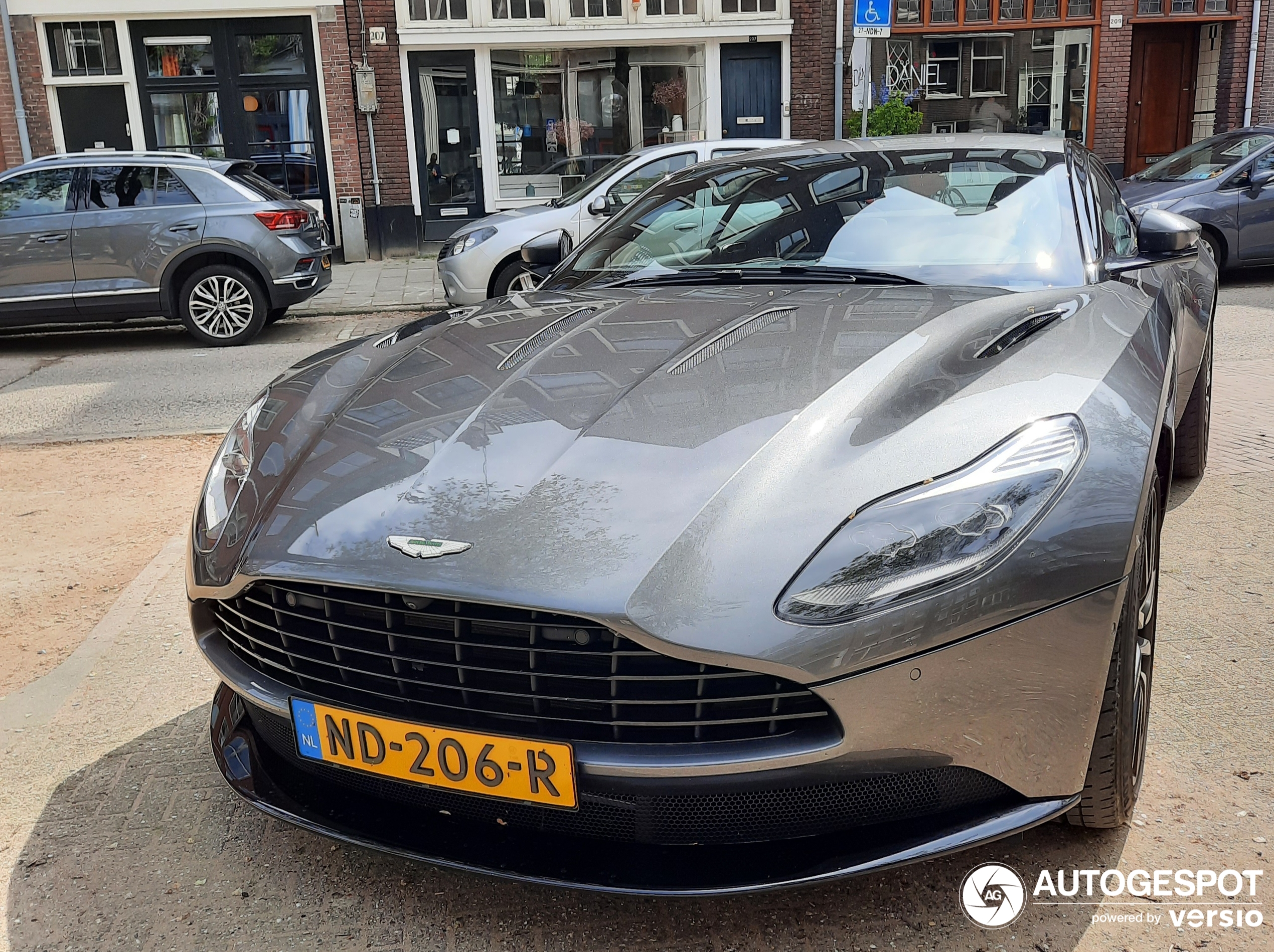 Aston Martin DB11 Launch Edition