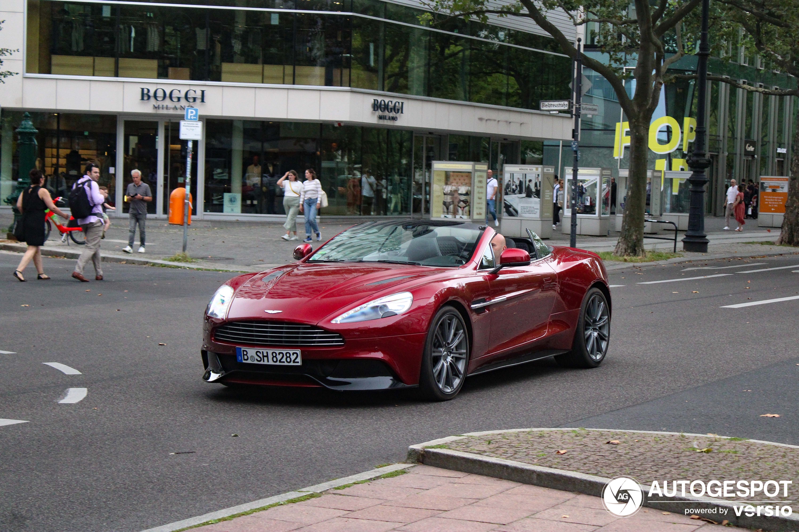 Aston Martin Vanquish Volante