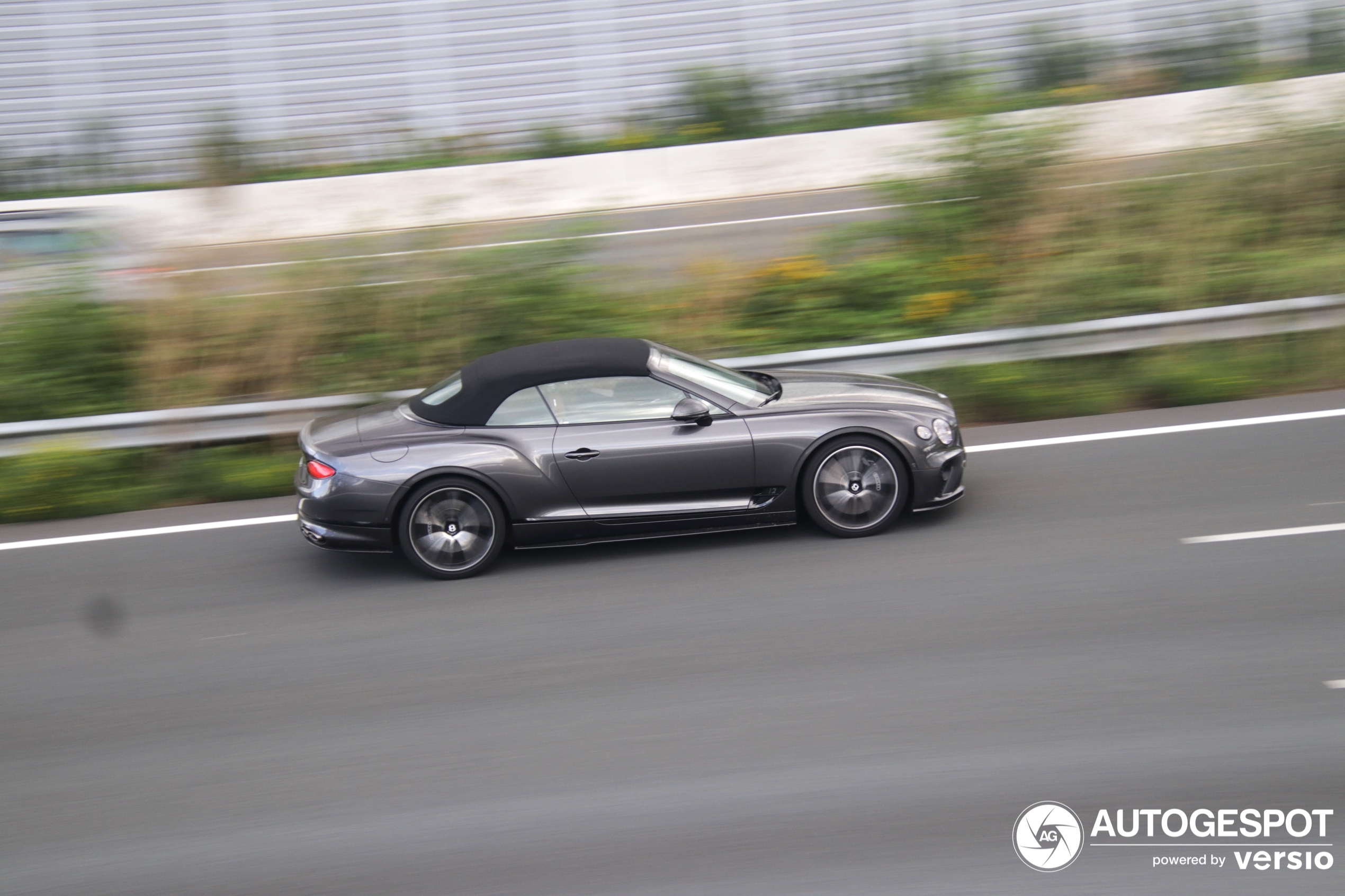 Bentley Continental GTC 2019