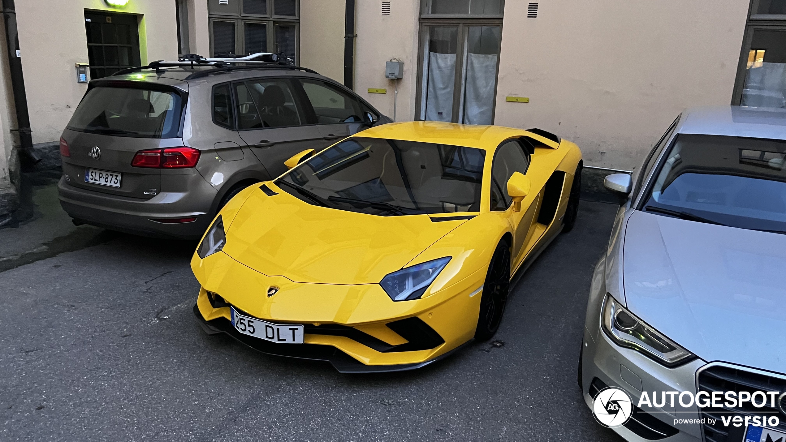 Lamborghini Aventador S LP740-4