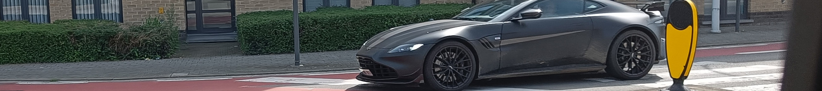 Aston Martin V8 Vantage Formula 1 Edition