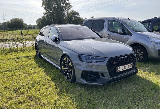 Audi RS4 Avant B9