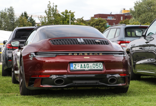 Porsche 992 Targa 4S Heritage Design Edition