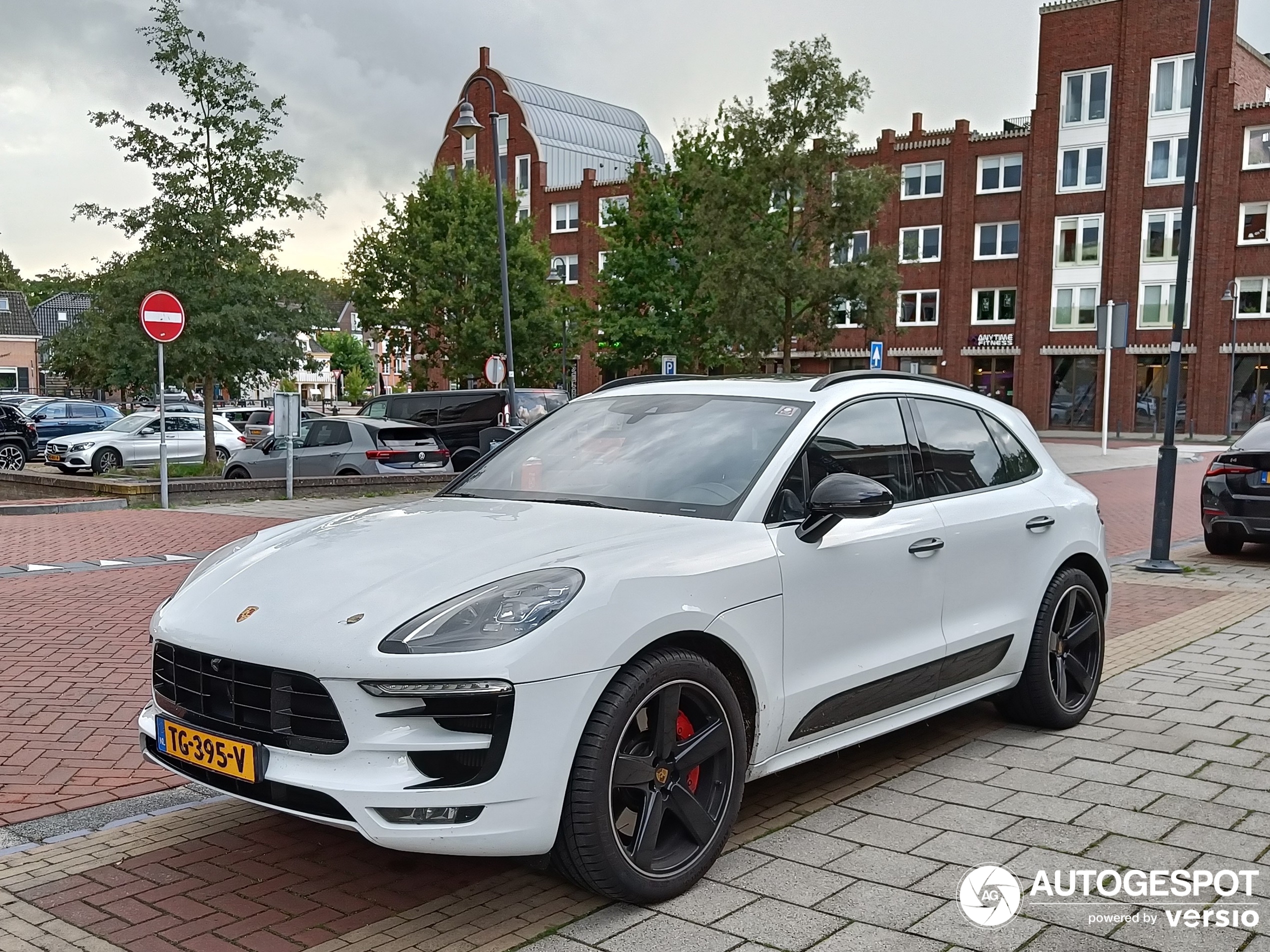 Porsche 95B Macan Turbo