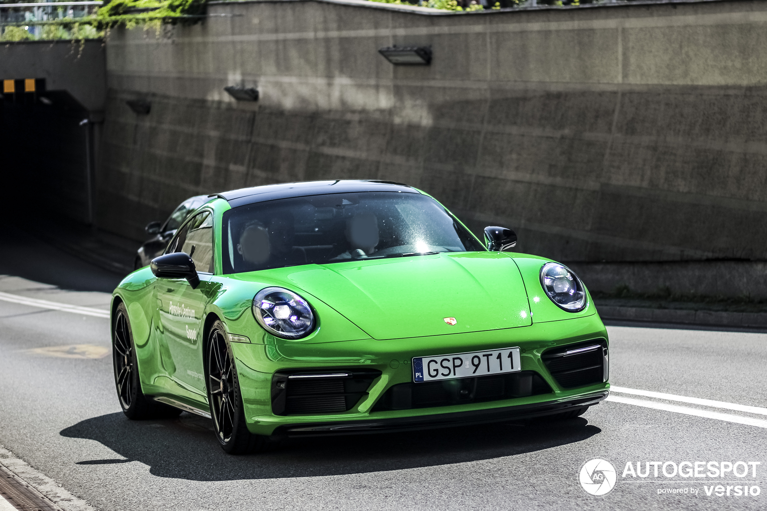 Porsche 992 Carrera 4 GTS