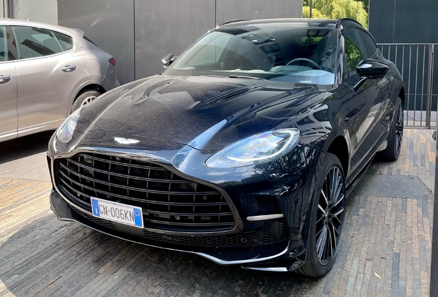 Aston Martin DBX707