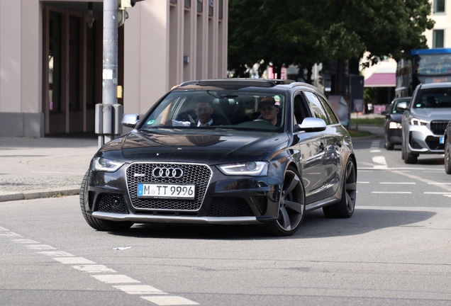 Audi RS4 Avant B8