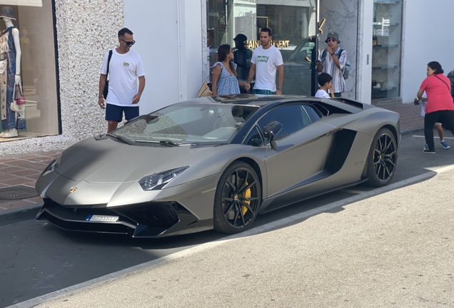 Lamborghini Aventador S LP740-4