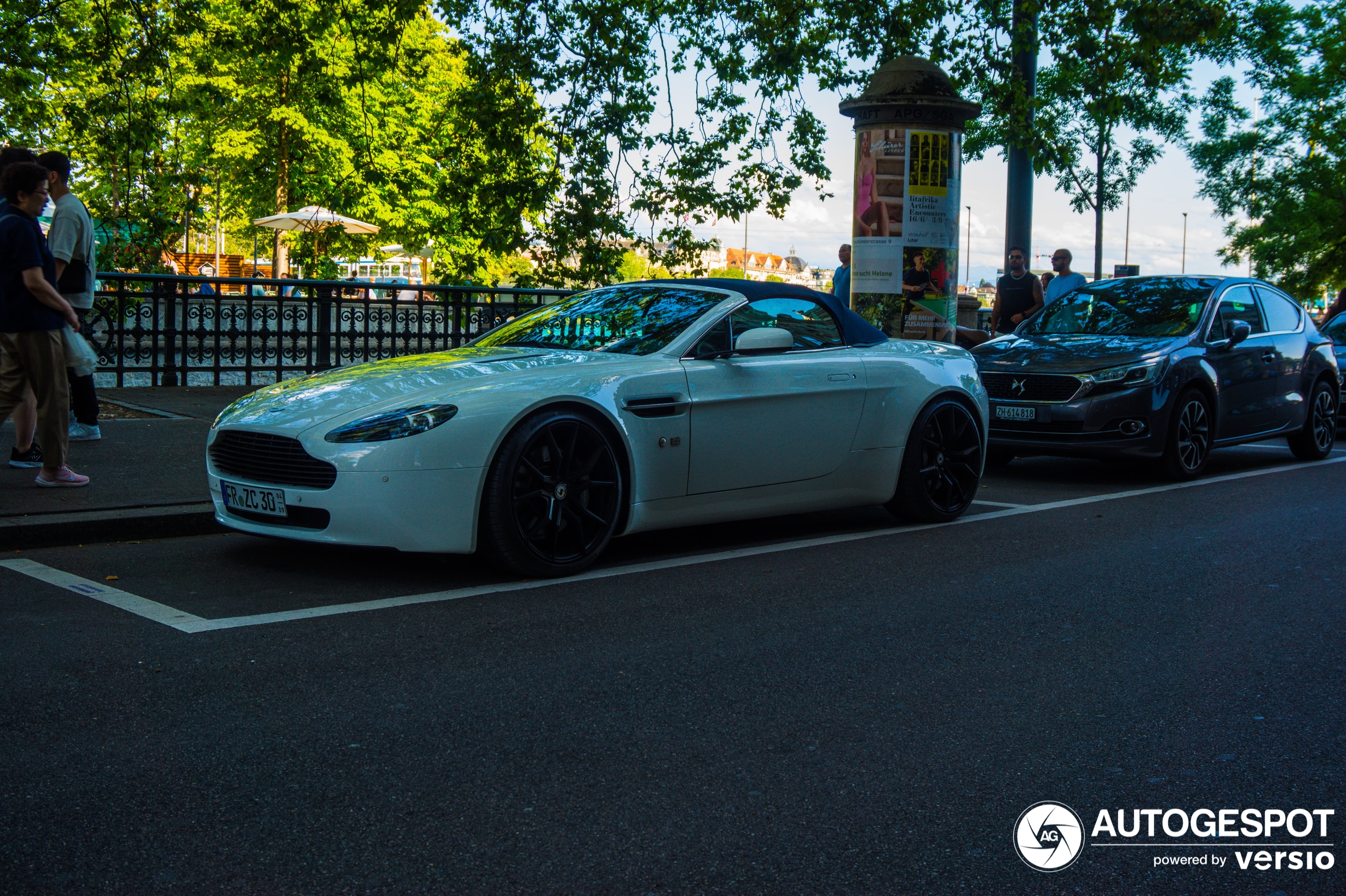 Aston Martin V8 Vantage Roadster