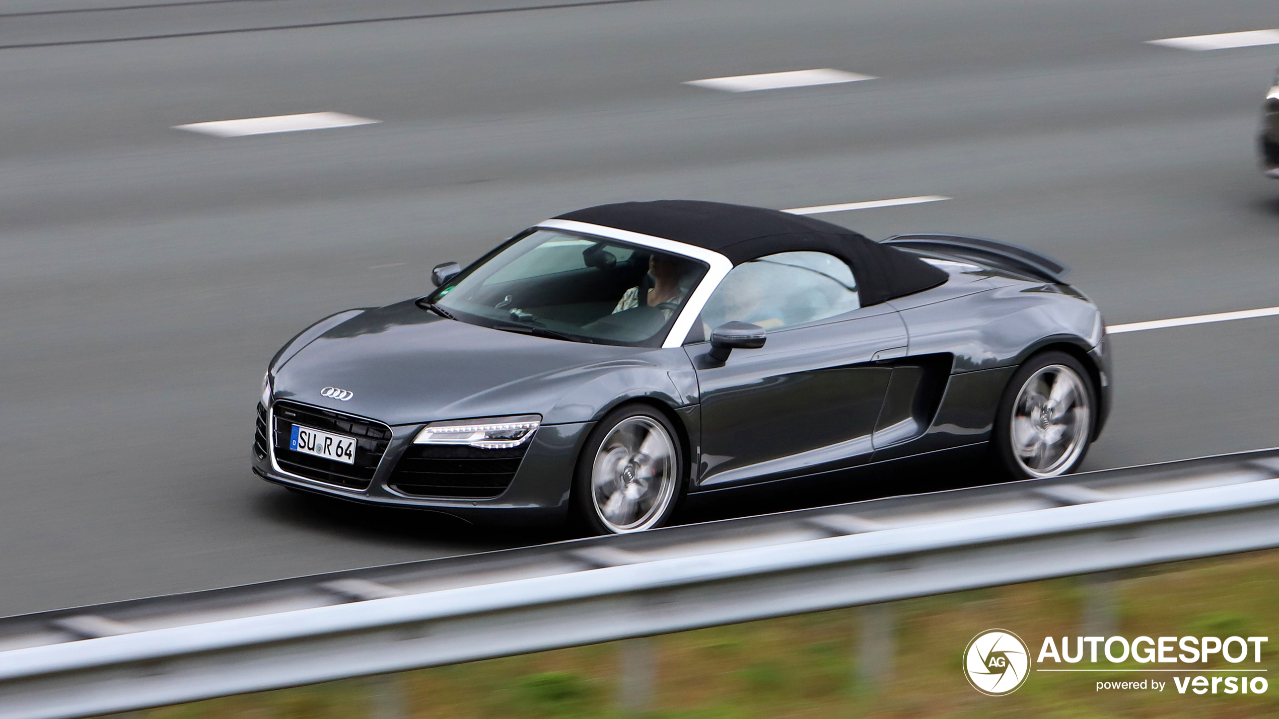 Audi R8 V10 Spyder 2013