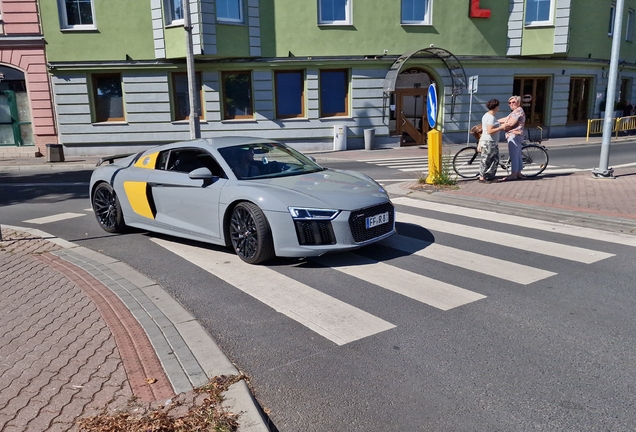 Audi R8 V10 Plus 2015