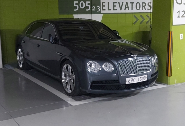 Bentley Flying Spur V8