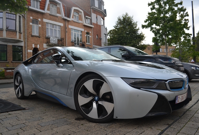 BMW i8