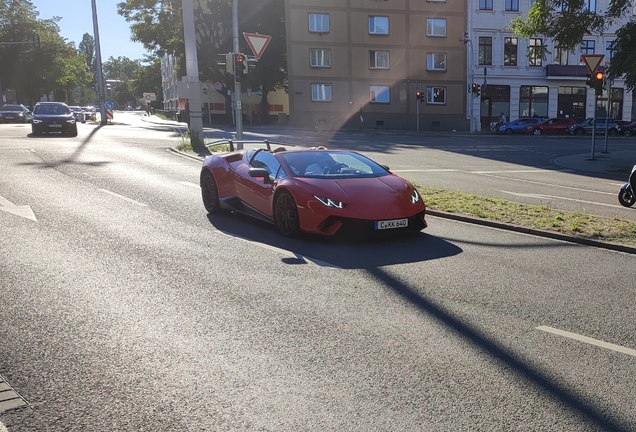 Lamborghini Huracán LP640-4 Performante Spyder