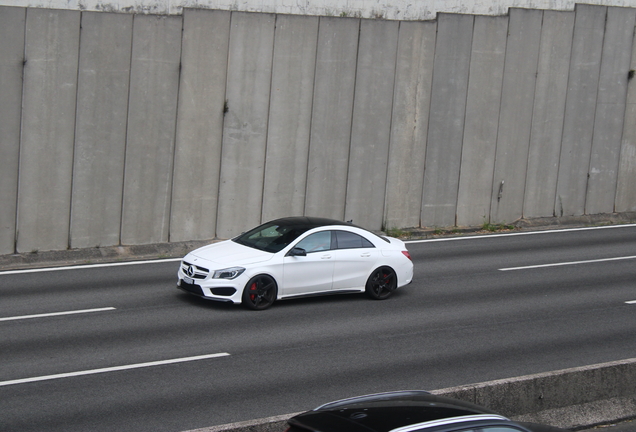 Mercedes-Benz CLA 45 AMG C117