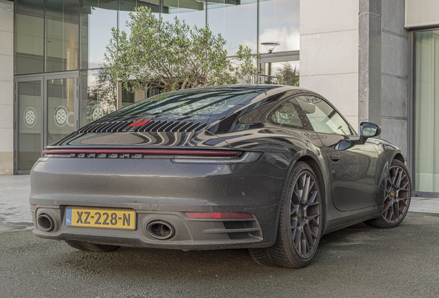 Porsche 992 Carrera 4S