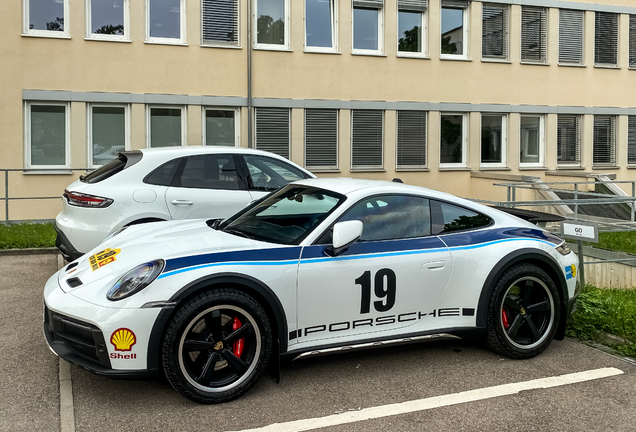 Porsche 992 Dakar