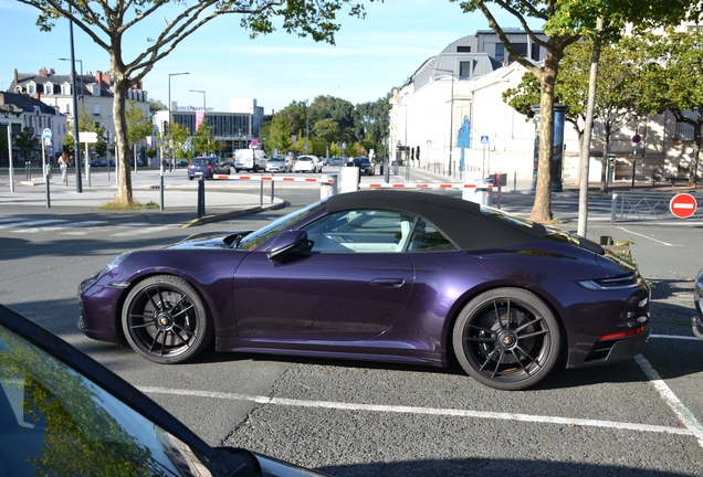 Porsche 992 Carrera 4 GTS Cabriolet